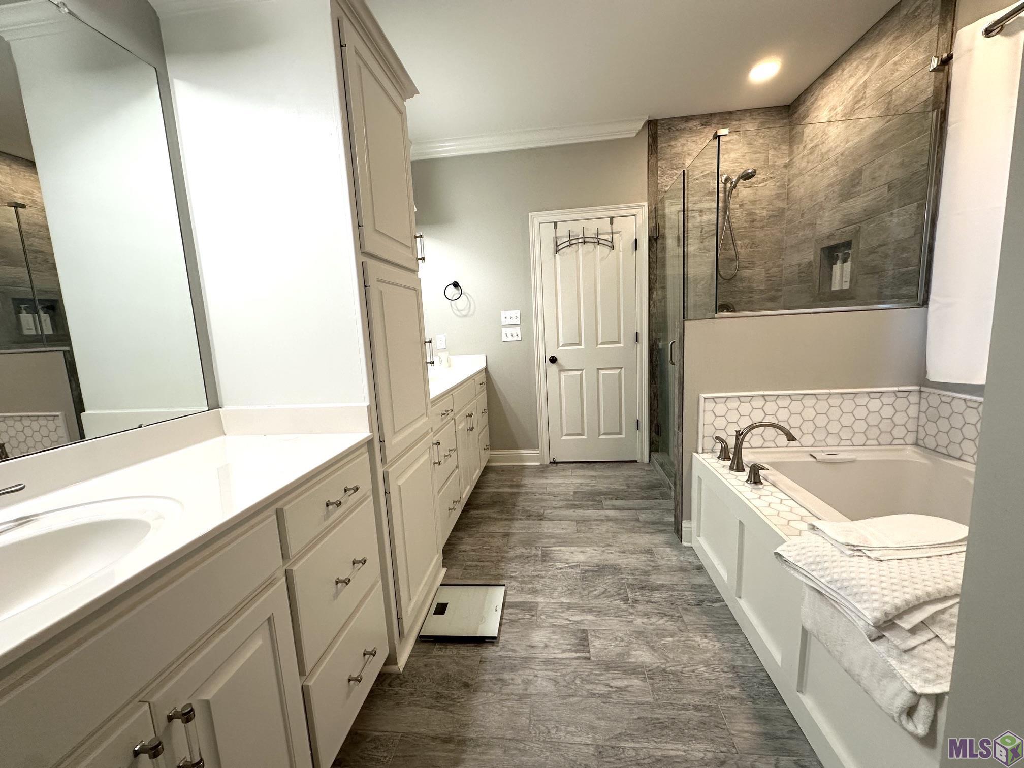 10868 Springtree Avenue Baton Rouge, LA 70810 - Photo 4 of 13 Gallery Image 4