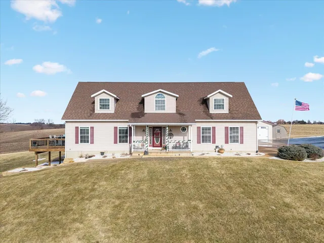 $420,000 | 2572 160th Avenue, Aledo, IL 61231