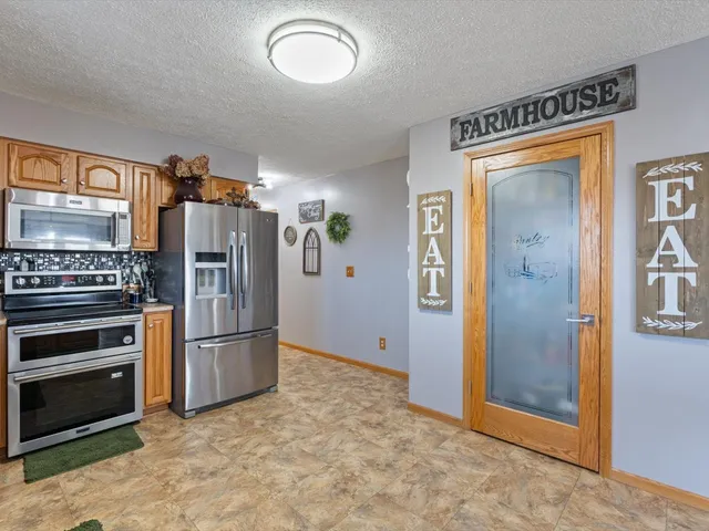 $420,000 | 2572 160th Avenue, Aledo, IL 61231