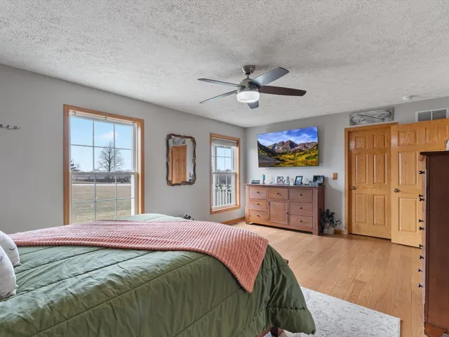 $420,000 | 2572 160th Avenue, Aledo, IL 61231