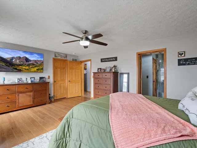 $420,000 | 2572 160th Avenue, Aledo, IL 61231