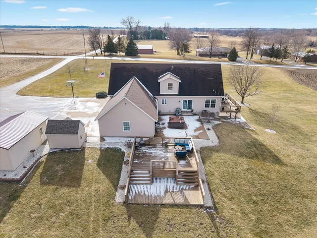 $420,000 | 2572 160th Avenue, Aledo, IL 61231