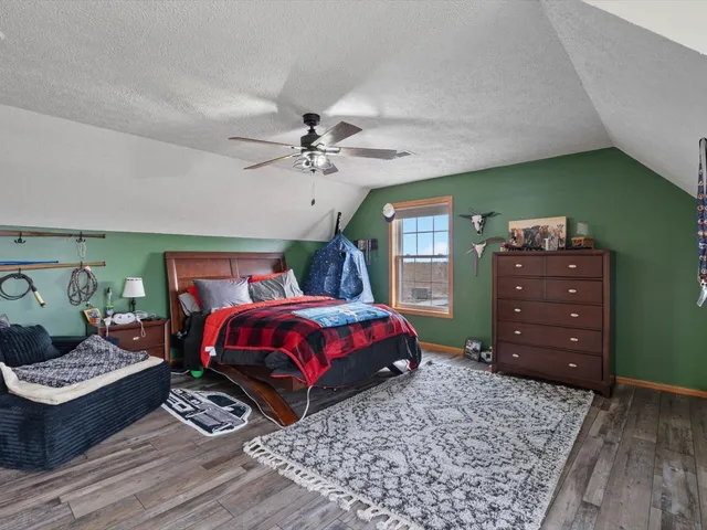 $420,000 | 2572 160th Avenue, Aledo, IL 61231