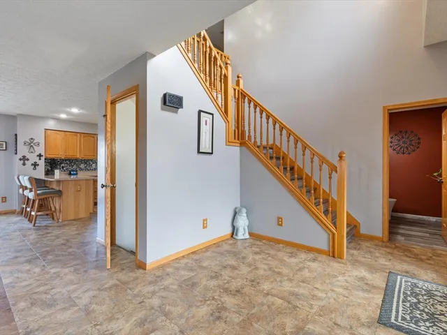 $420,000 | 2572 160th Avenue, Aledo, IL 61231