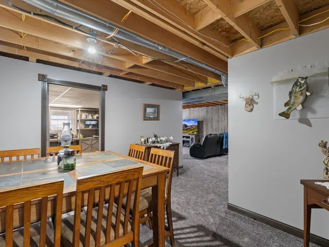 $420,000 | 2572 160th Avenue, Aledo, IL 61231