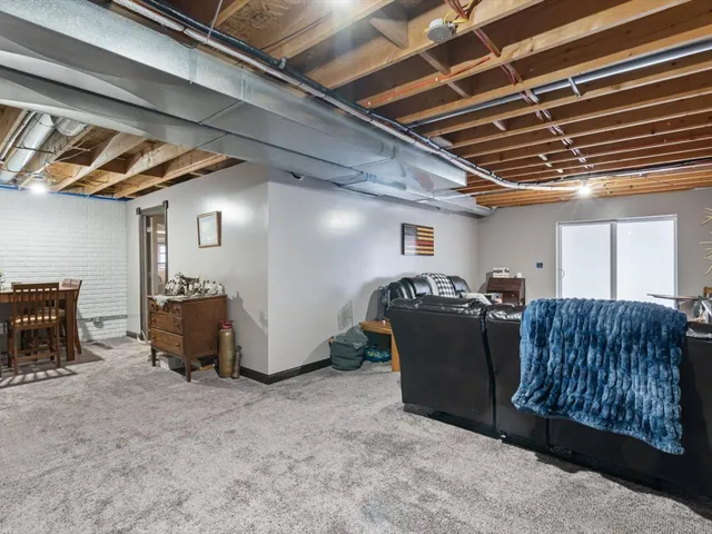 $420,000 | 2572 160th Avenue, Aledo, IL 61231