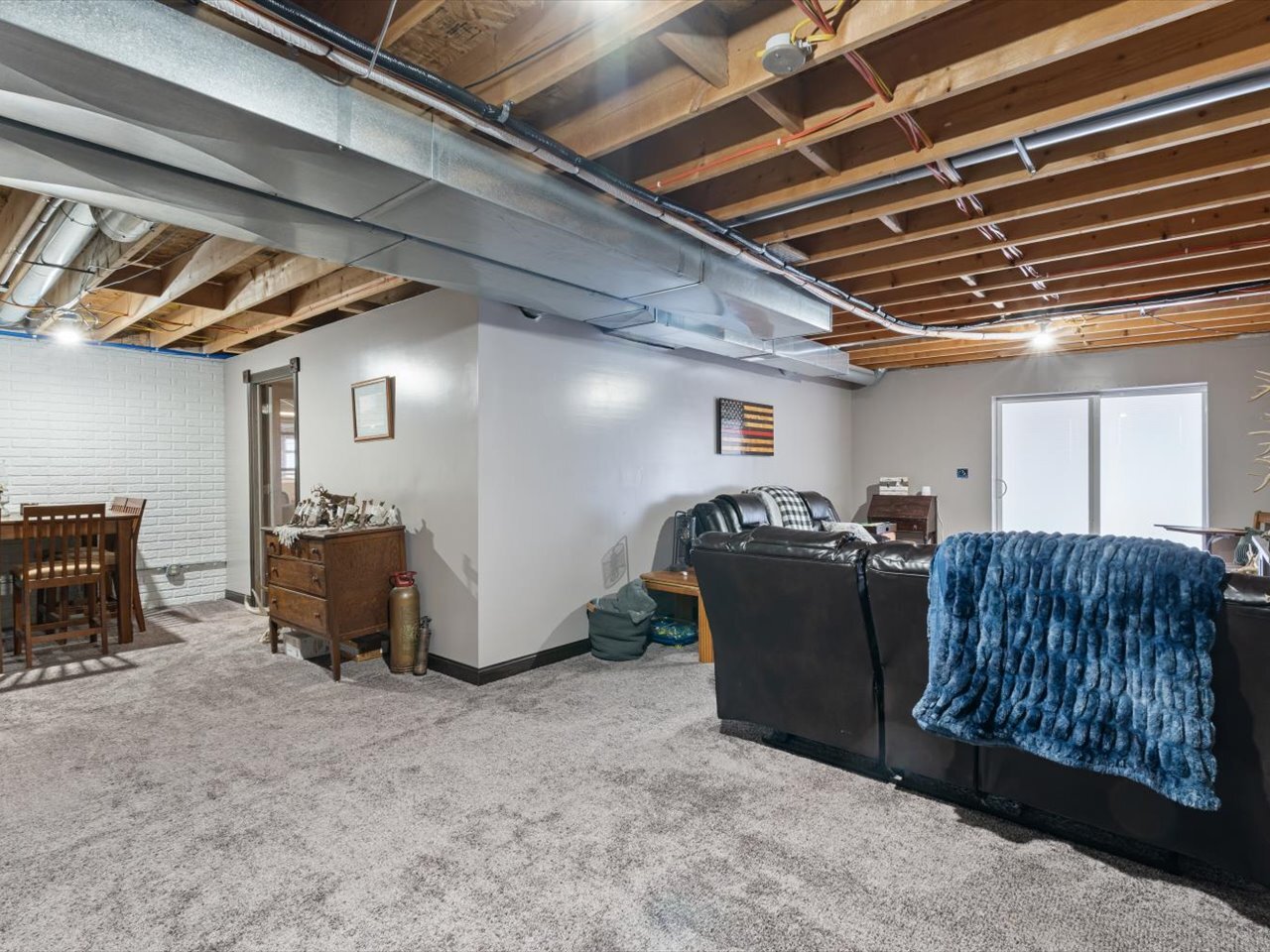 2572 160th Avenue Aledo, IL 61231 - Photo 55 of 66 a view of livingroom with furniture