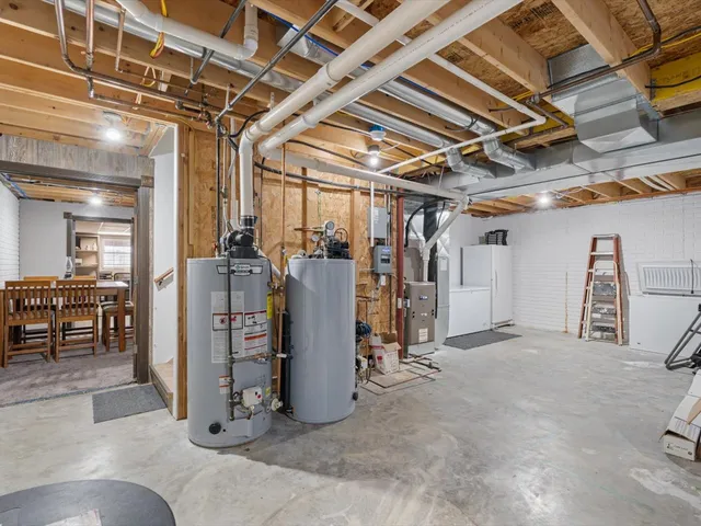 $420,000 | 2572 160th Avenue, Aledo, IL 61231