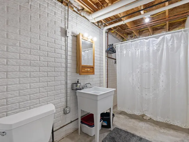 $420,000 | 2572 160th Avenue, Aledo, IL 61231