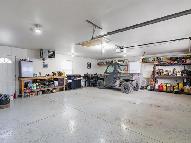 $420,000 | 2572 160th Avenue, Aledo, IL 61231