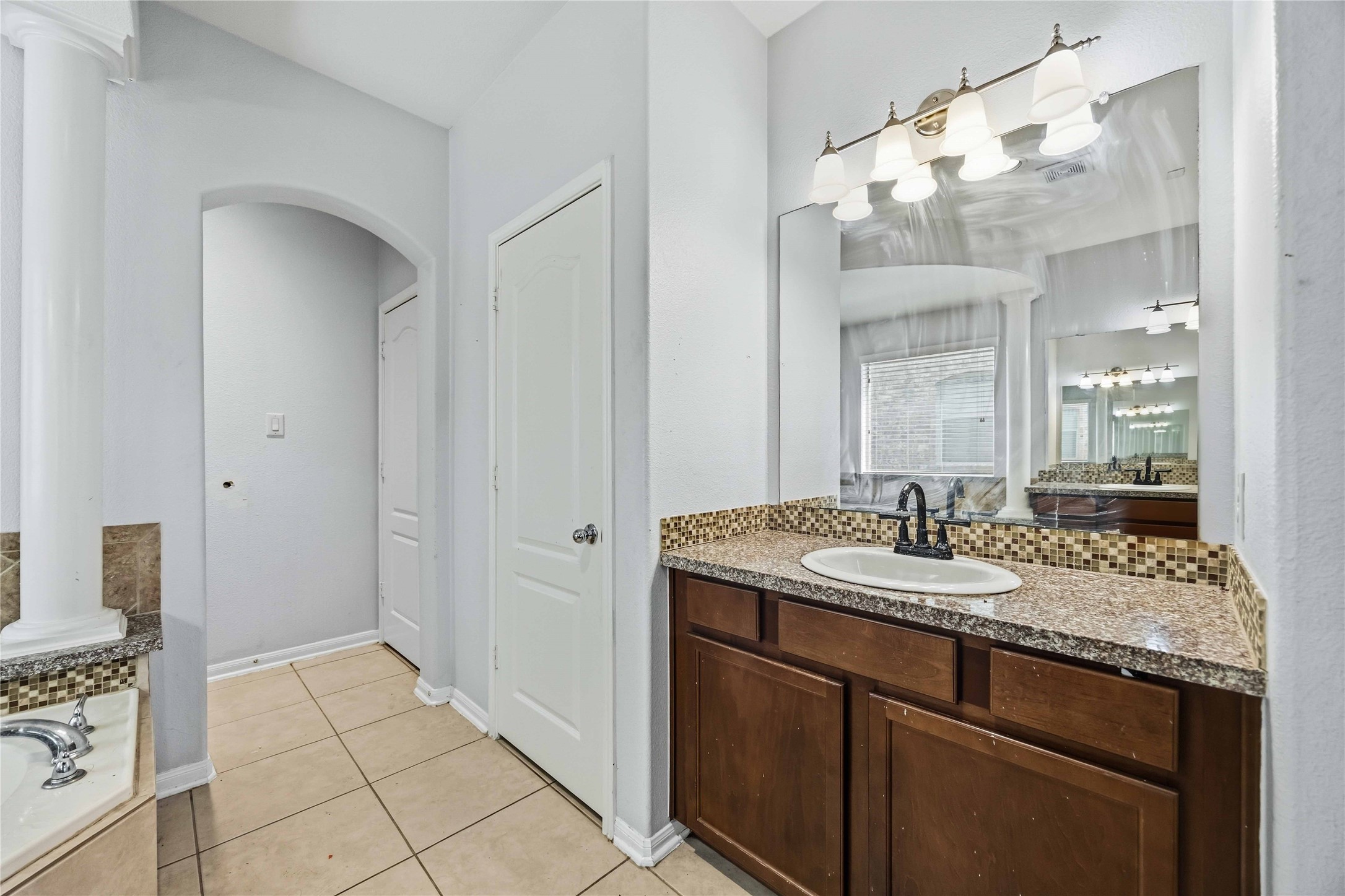 2522 Crystal Shore Drive Rosharon, TX 77583 - Photo 23 of 29 Gallery Image 23