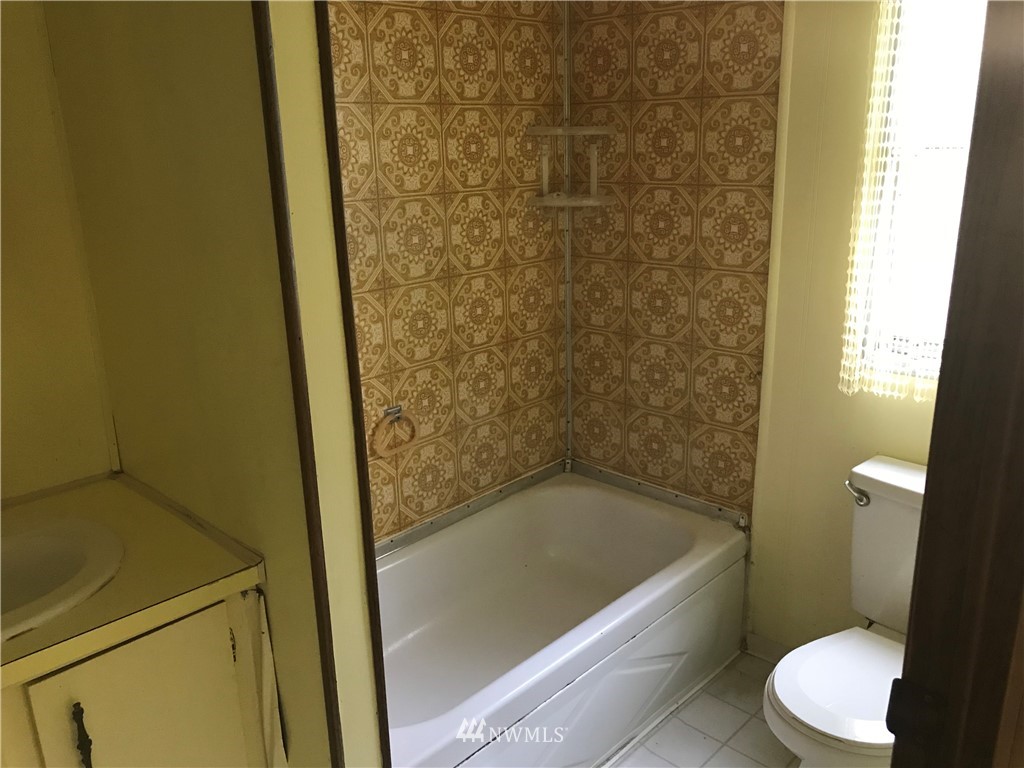 4732 Julian Road Southwest Port Orchard, WA 98367 - Photo 14 of 25 Gallery Image 14