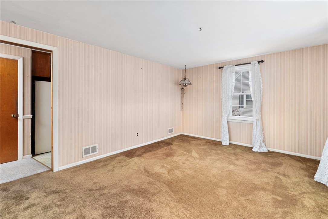 60 Waycross Drive Warwick, RI 02888 - Photo 16 of 43