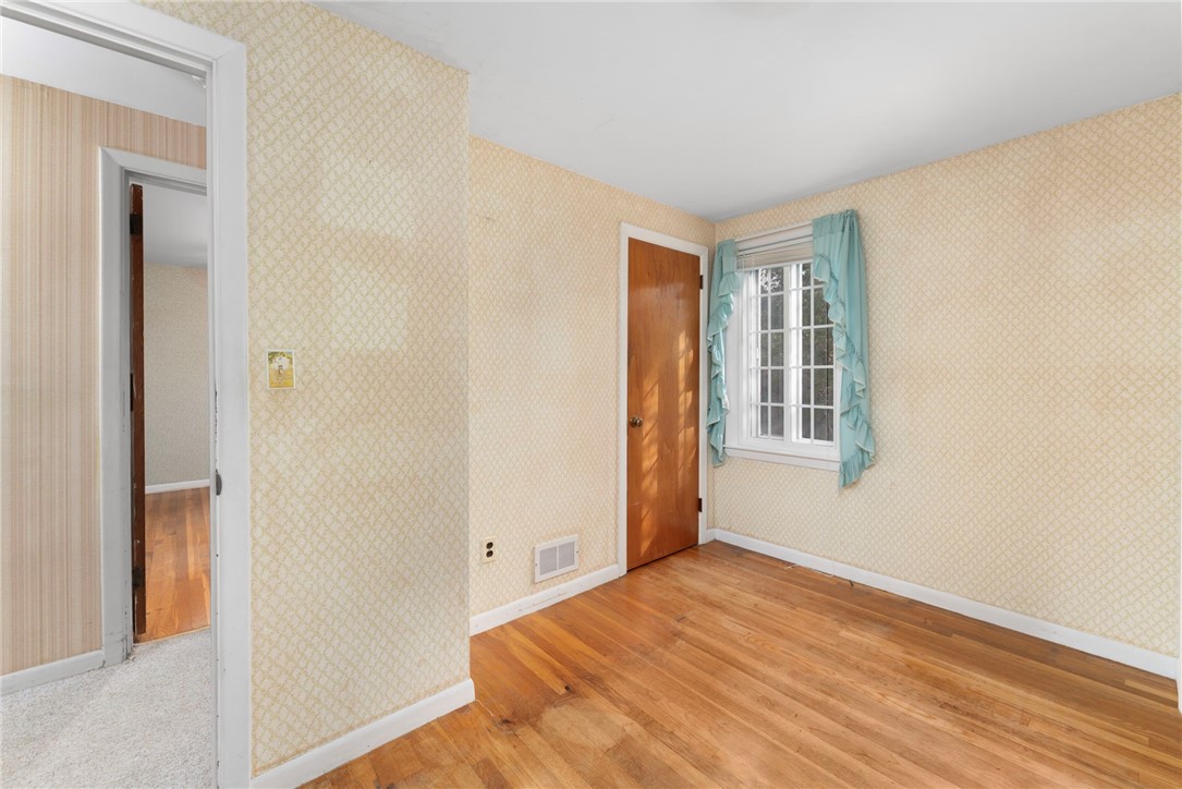 60 Waycross Drive Warwick, RI 02888 - Photo 18 of 43