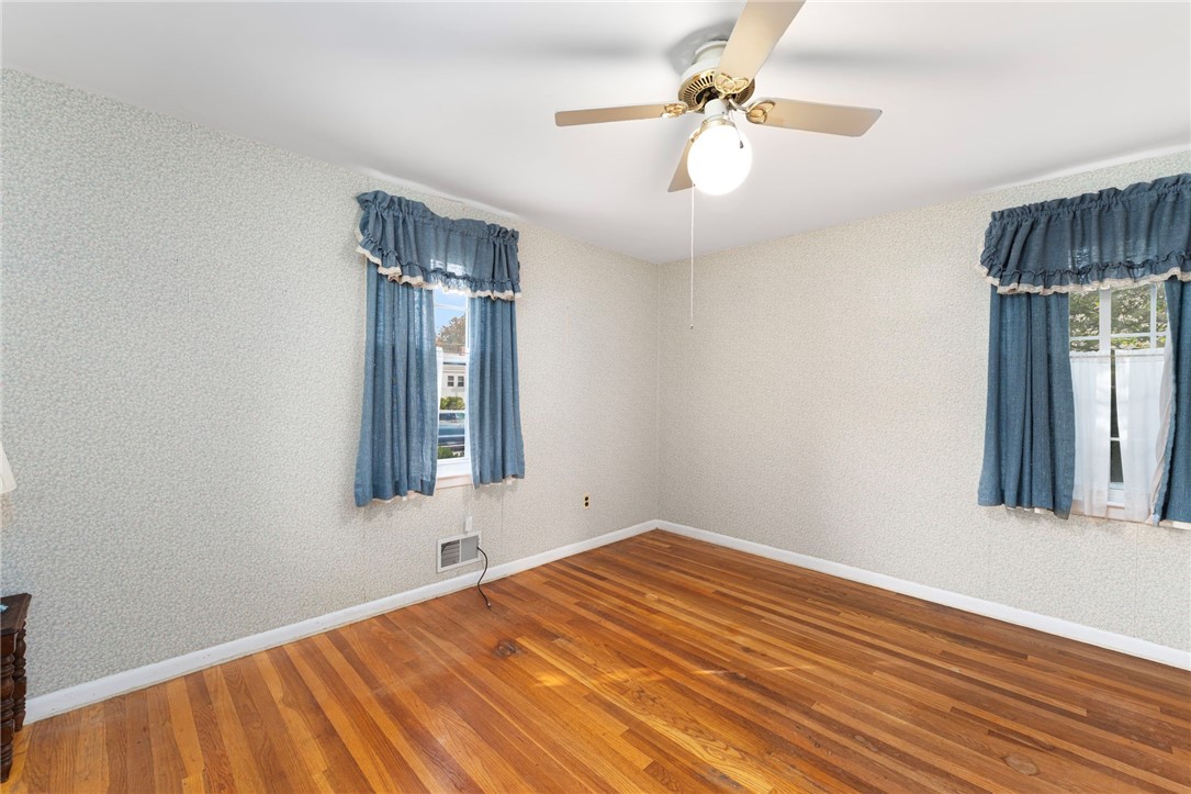 60 Waycross Drive Warwick, RI 02888 - Photo 21 of 43