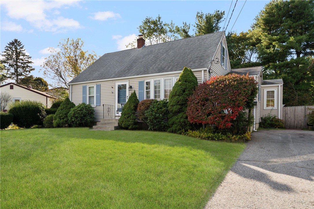 60 Waycross Drive Warwick, RI 02888 - Photo 4 of 43