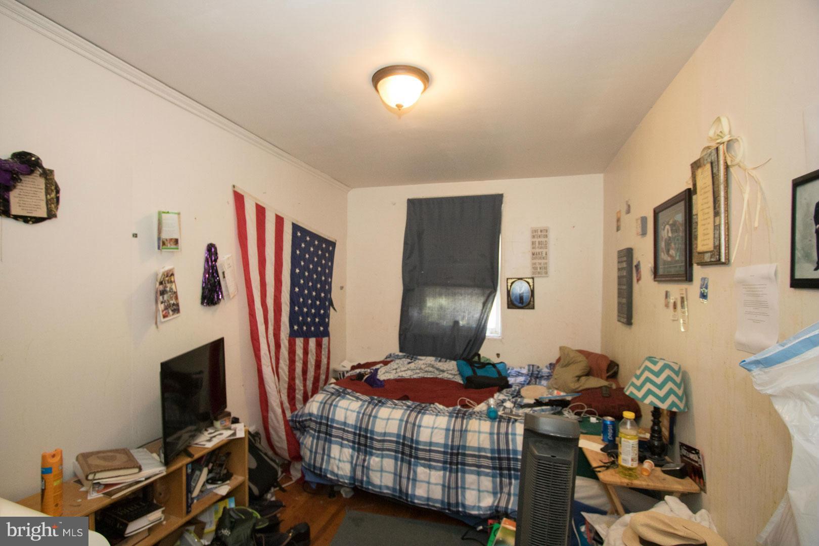 4102 Glenhunt Road Baltimore, MD 21229 - Photo 9 of 12 Bedroom