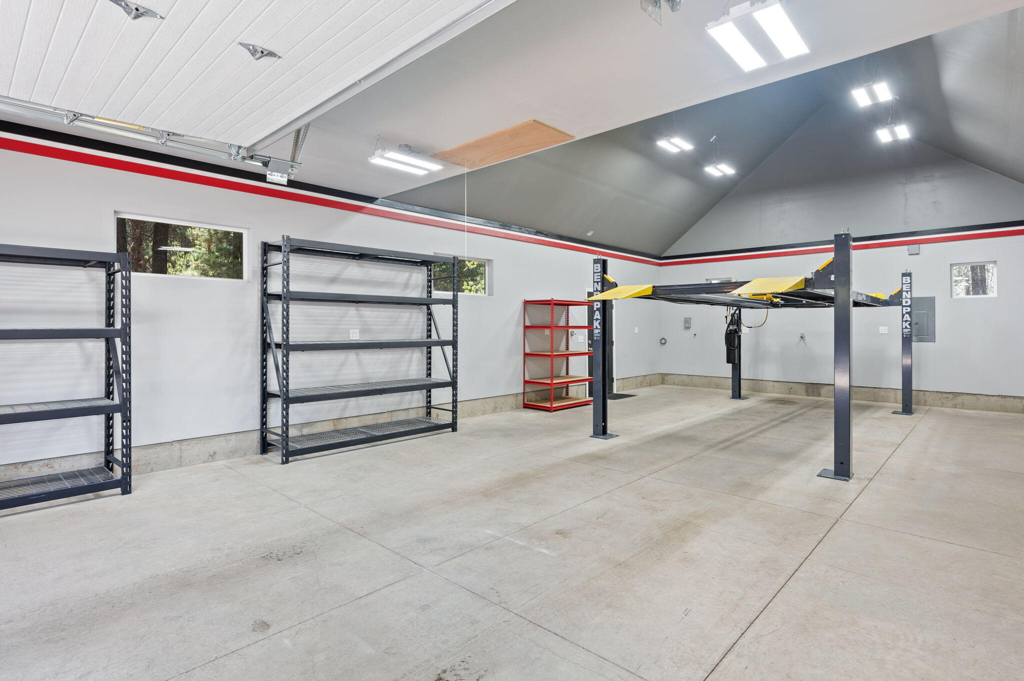 16938 Quartz Hill Road Bend, OR 97707 - Photo 47 of 52 a view of an empty room