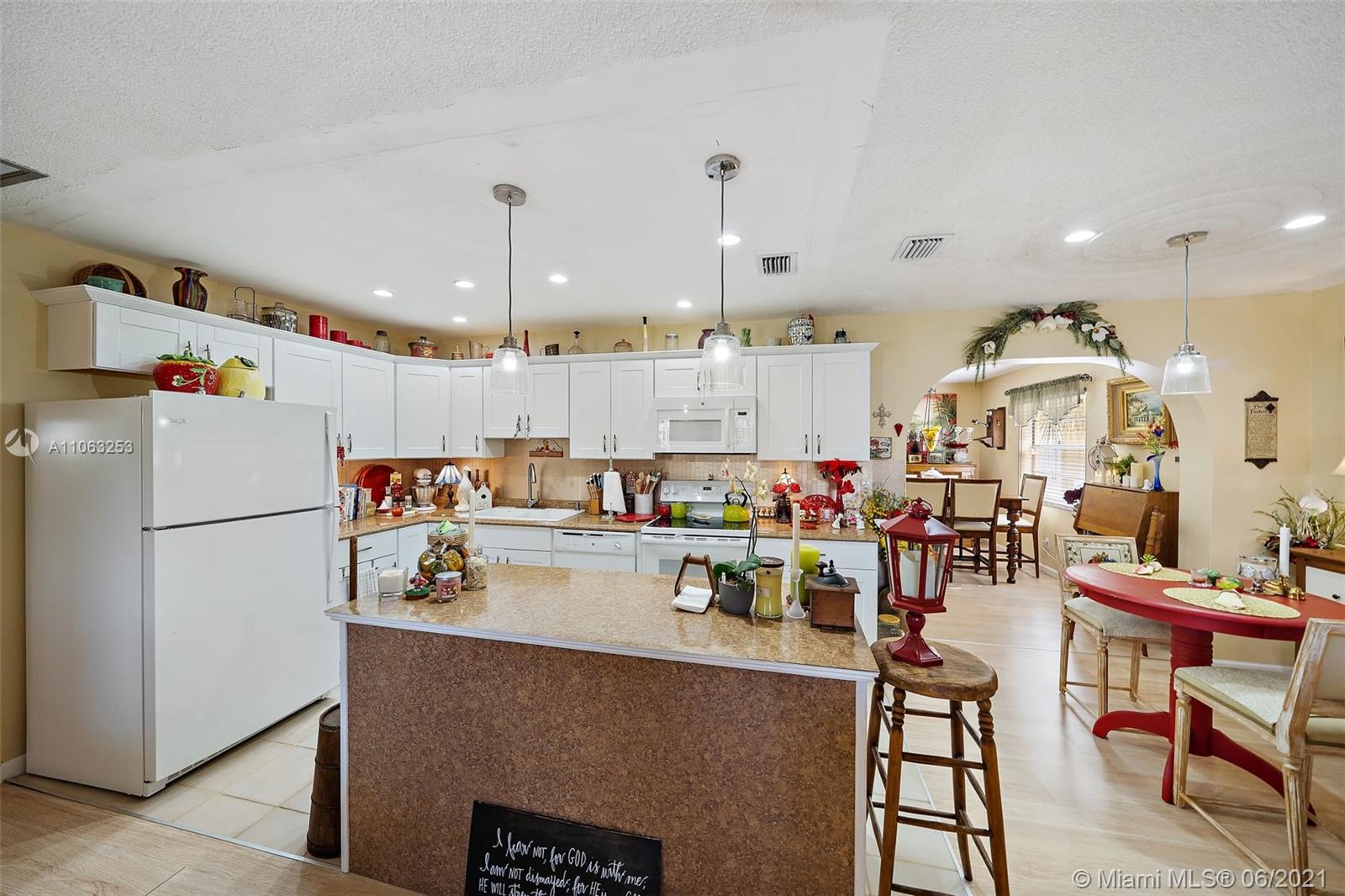 19 Shay Place Tequesta, FL 33469 - Photo 11 of 54