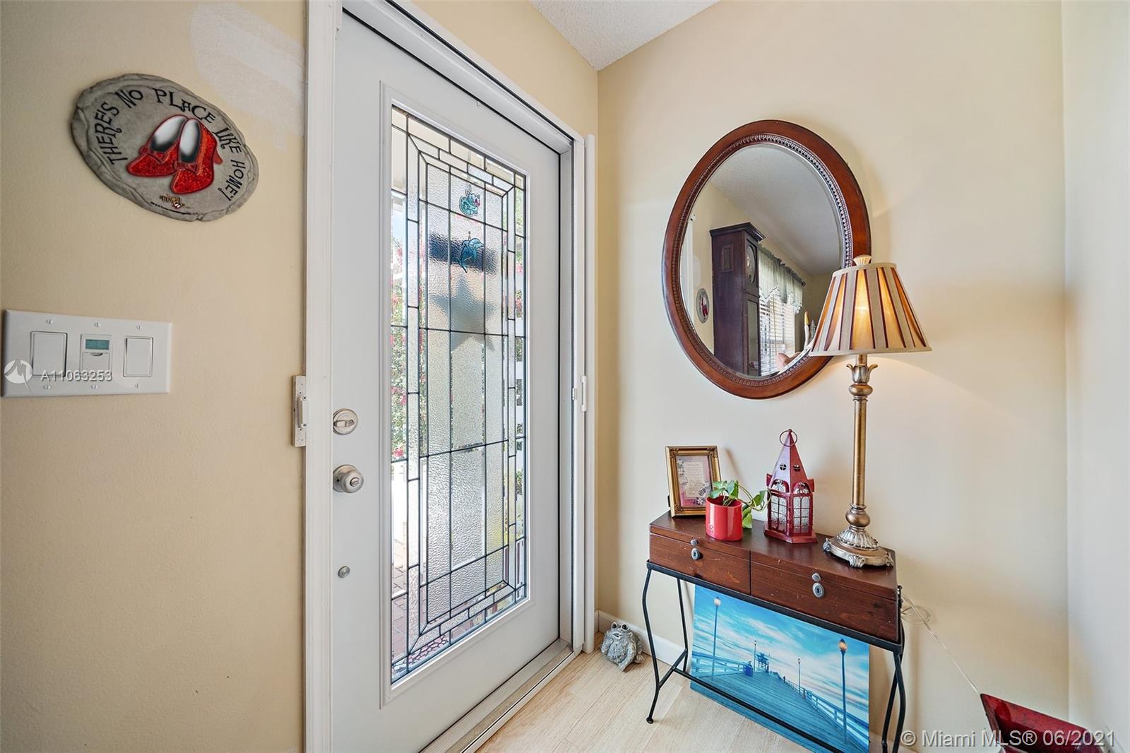 19 Shay Place Tequesta, FL 33469 - Photo 6 of 54