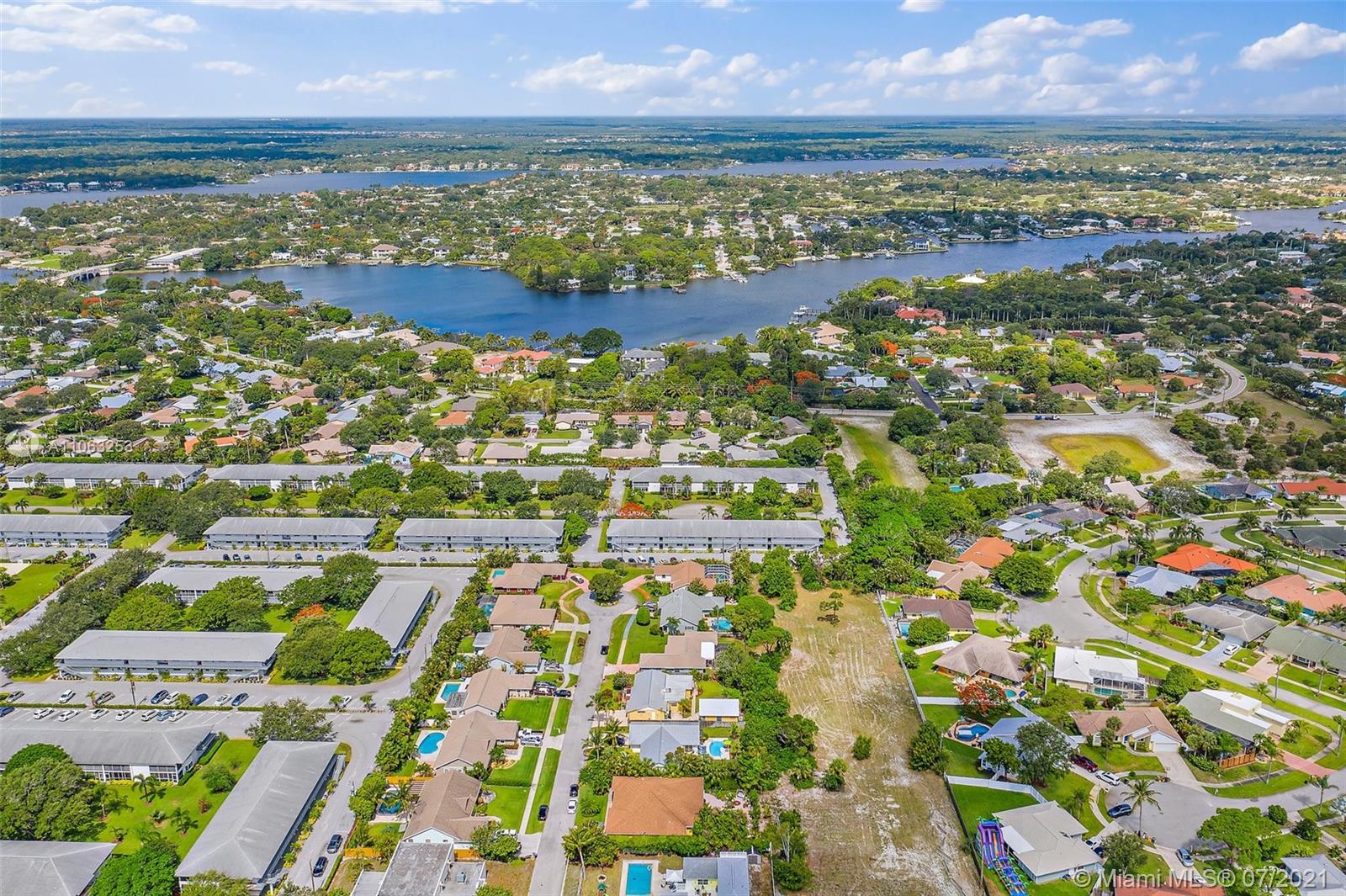 19 Shay Place Tequesta, FL 33469 - Photo 54 of 54 a view of a city