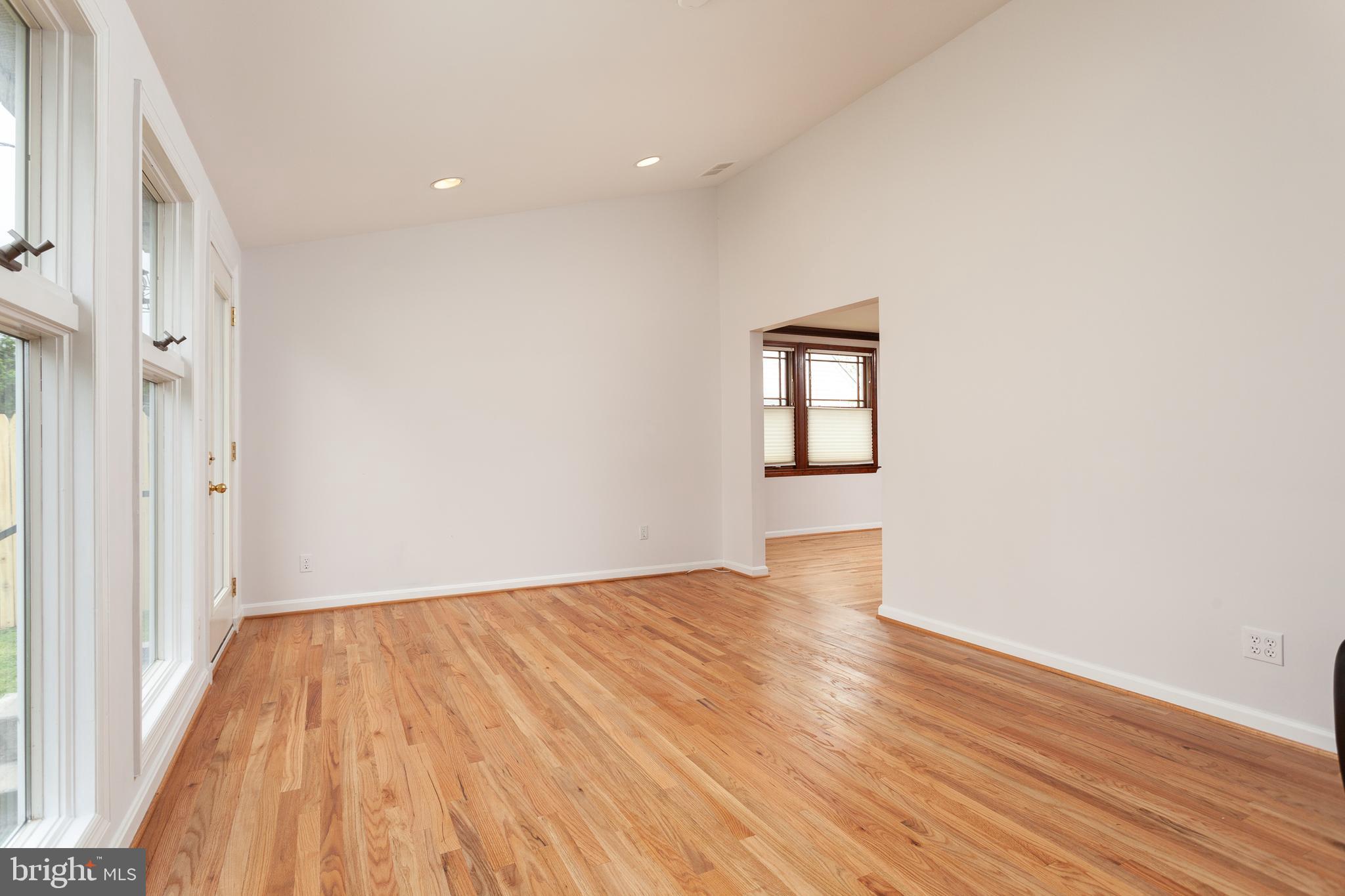 3311 Cornwall Road Baltimore, MD 21222 - Photo 11 of 31 Main Level Family Room