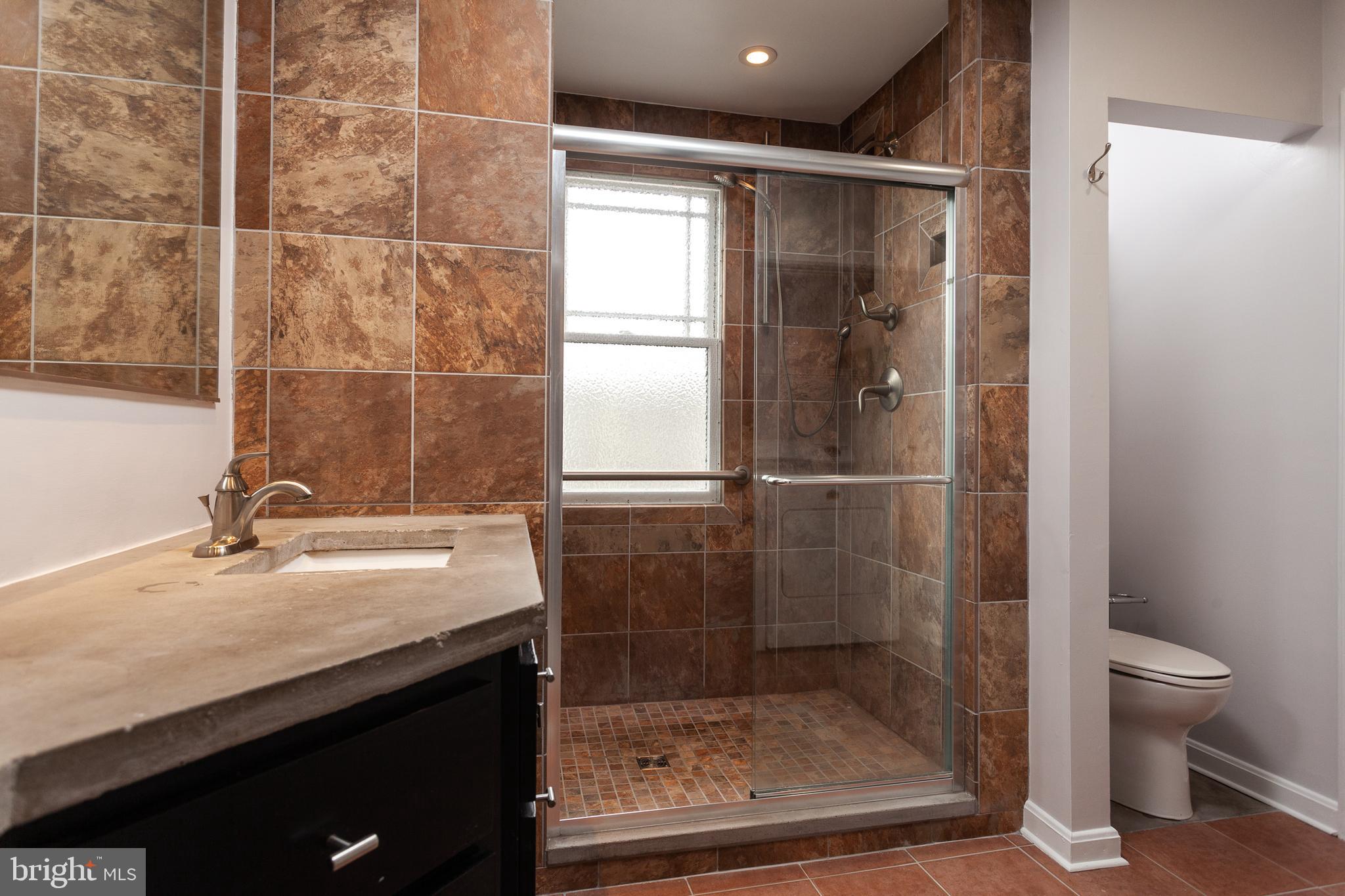 3311 Cornwall Road Baltimore, MD 21222 - Photo 14 of 31 Main Level Master Bath
