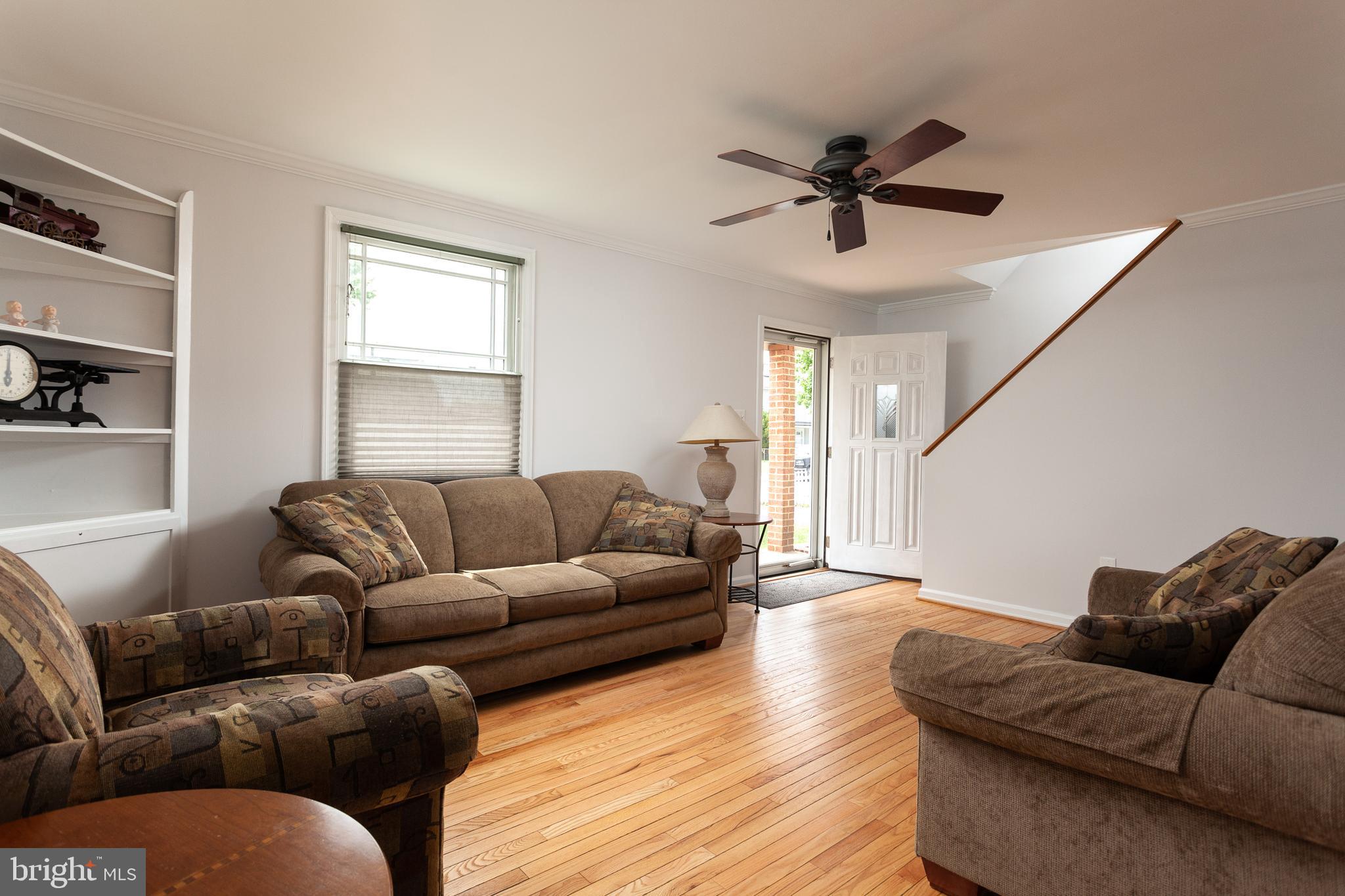 3311 Cornwall Road Baltimore, MD 21222 - Photo 3 of 31 Living Room