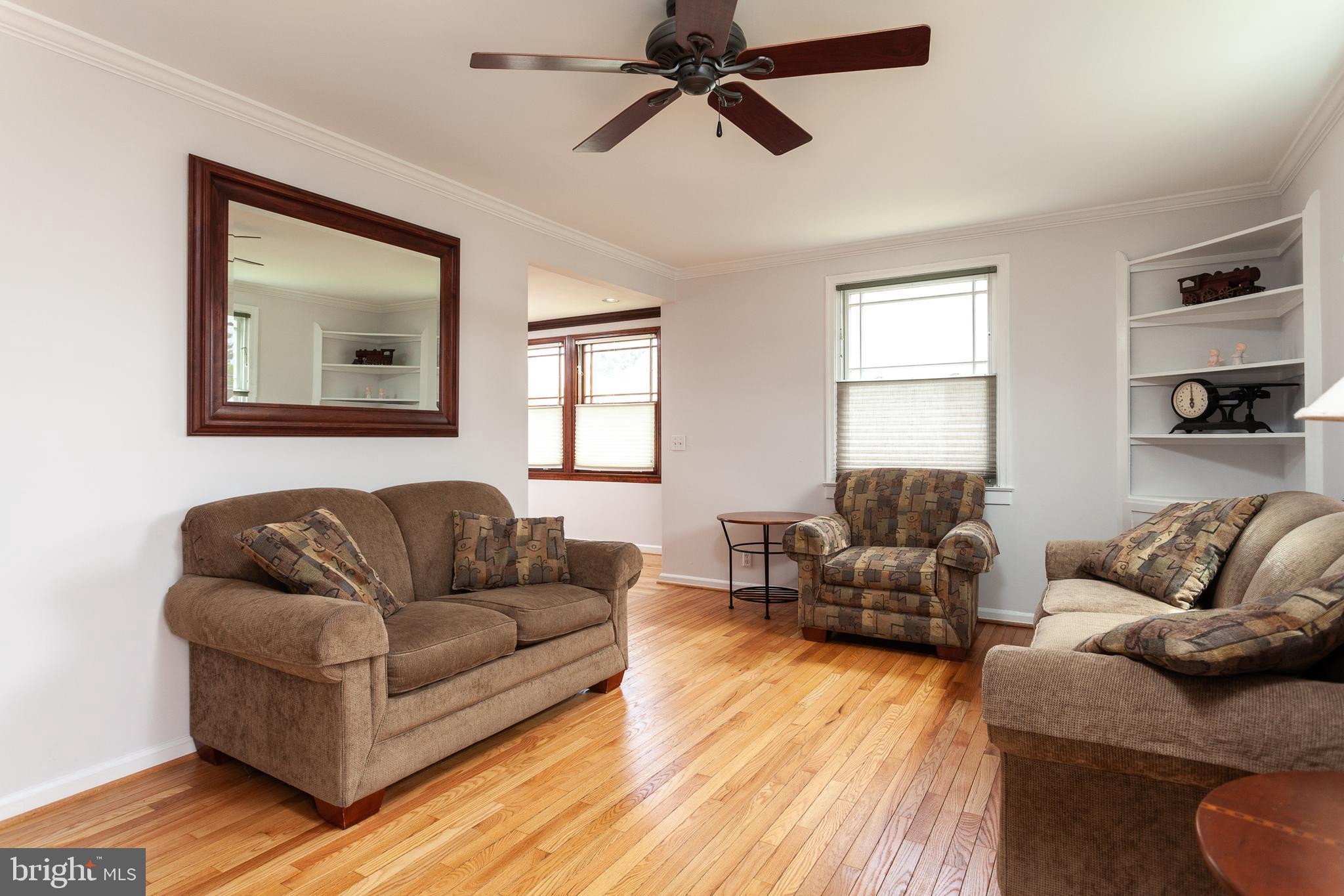 3311 Cornwall Road Baltimore, MD 21222 - Photo 4 of 31 Living Room