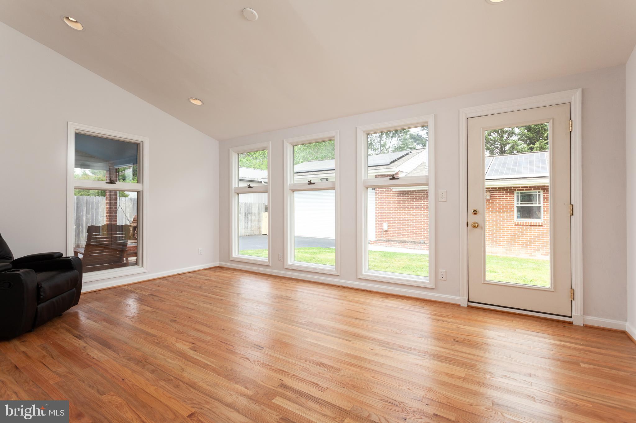 3311 Cornwall Road Baltimore, MD 21222 - Photo 10 of 31 Main Level Family Room