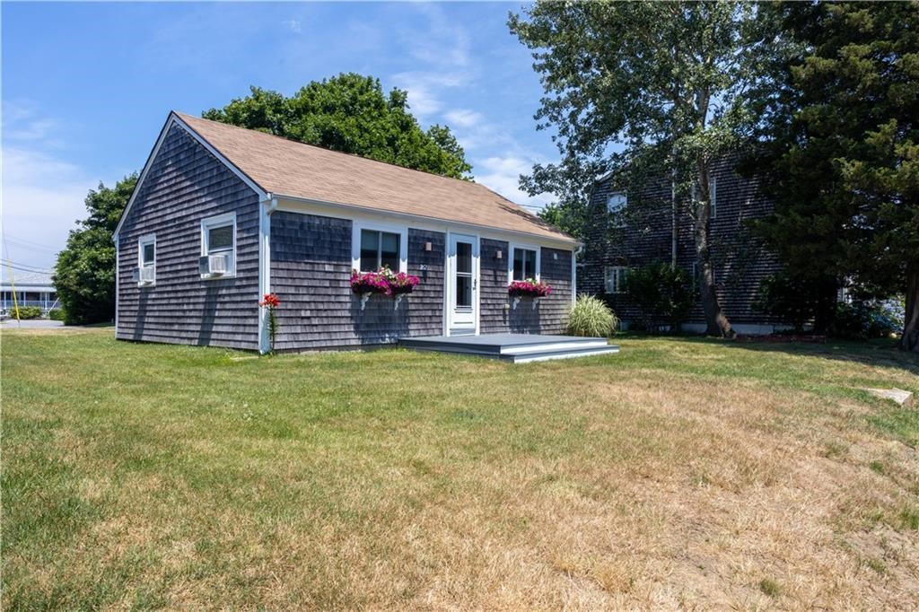 262 Riverside Street Portsmouth, RI 02871 - Photo 3 of 13
