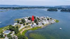 262 Riverside Street Portsmouth, RI 02871 - Photo 4 of 13
