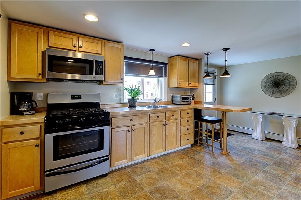 262 Riverside Street Portsmouth, RI 02871 - Photo 5 of 13