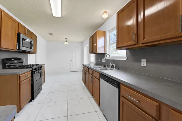 $1,850 | 10407 Hamlet Vale Court, Houston, TX 77070