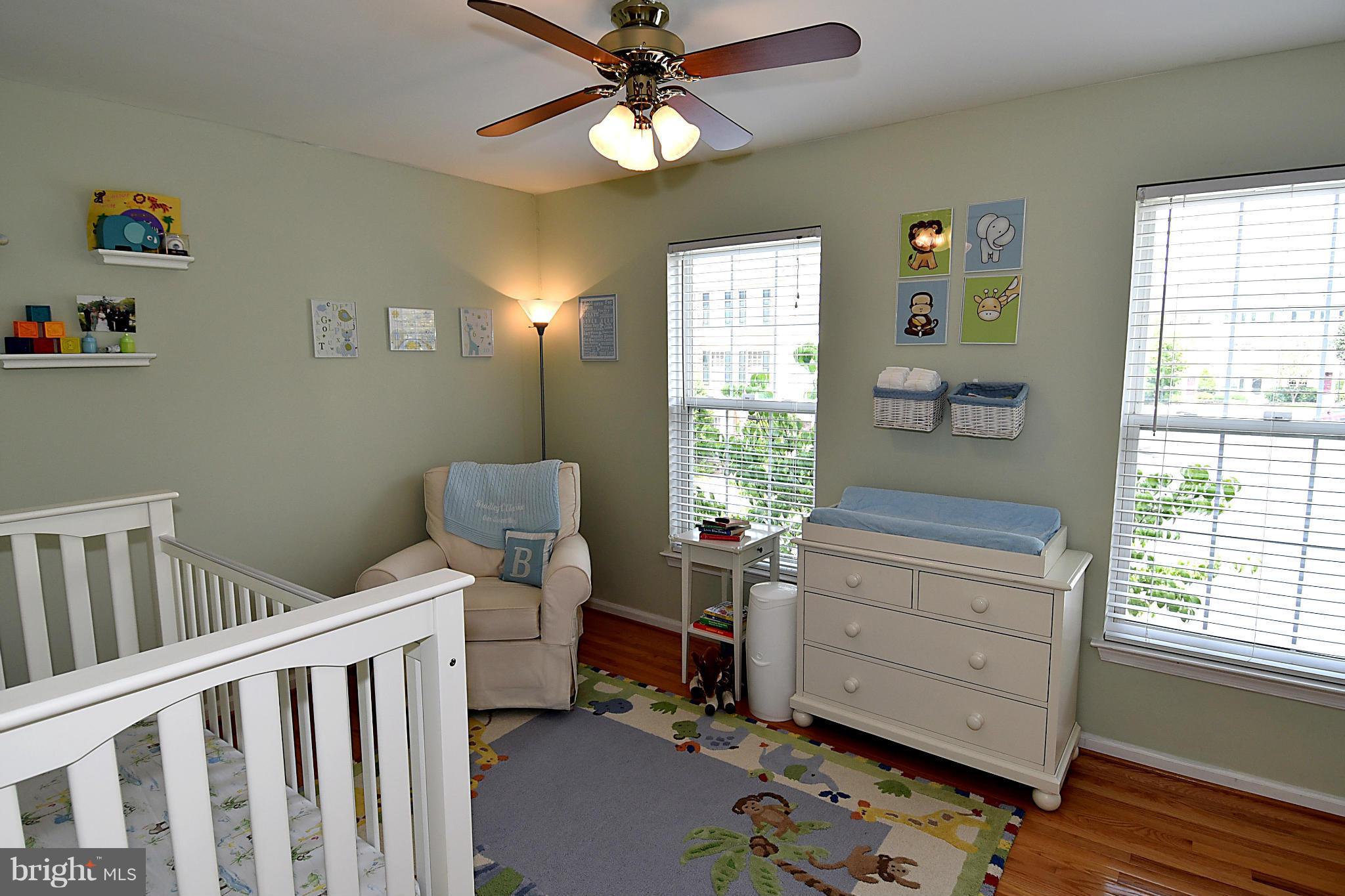 4234 Wheeled Caisson Square Fairfax, VA 22033 - Photo 15 of 30 Middle-level bedroom