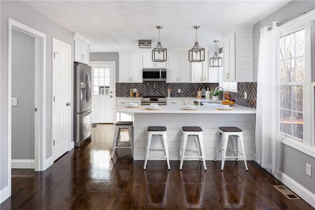 700 Whaley Hollow Road Coventry, RI 02816 - Photo 4 of 36