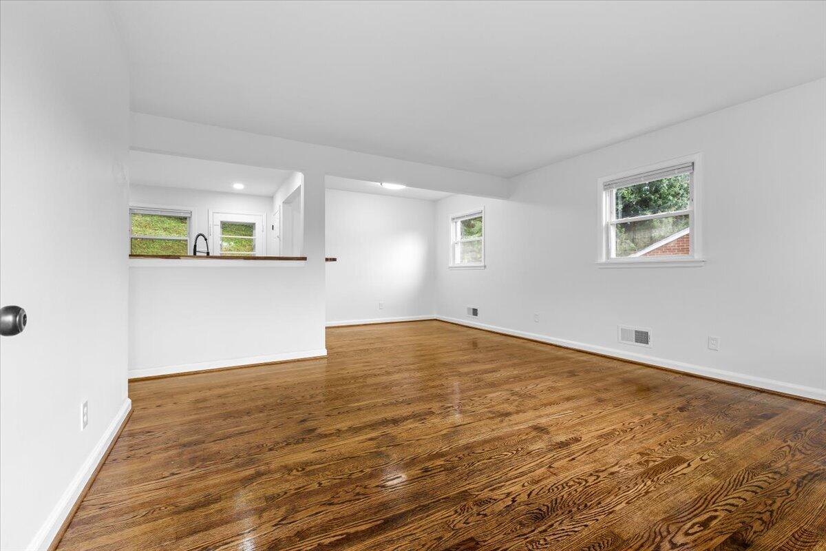4928 Rowe Ridge Road Northwest Roanoke, VA 24017 - Photo 5 of 28 05-4928 Rowe Ridge Rd NW-5