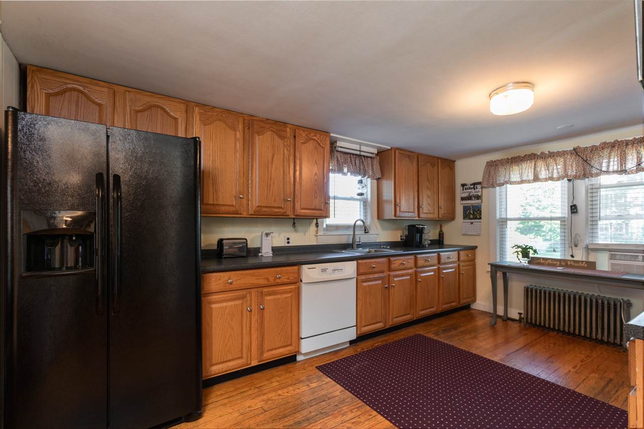 40 Autumn Street Rochester, NH 03868 - Photo 3 of 27 Gallery Image 3