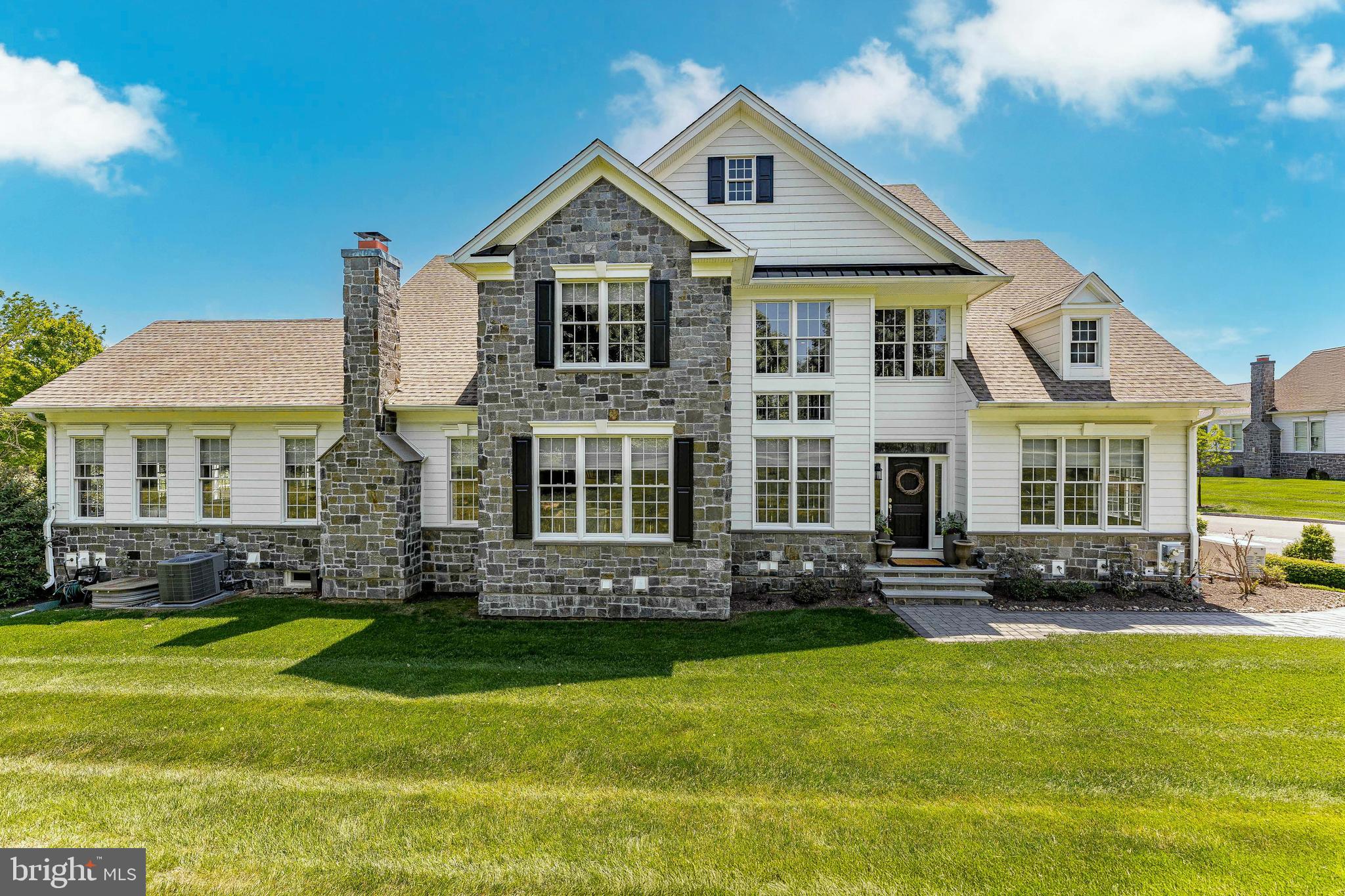 Welcome to 3858 Meadow View Farm Road!