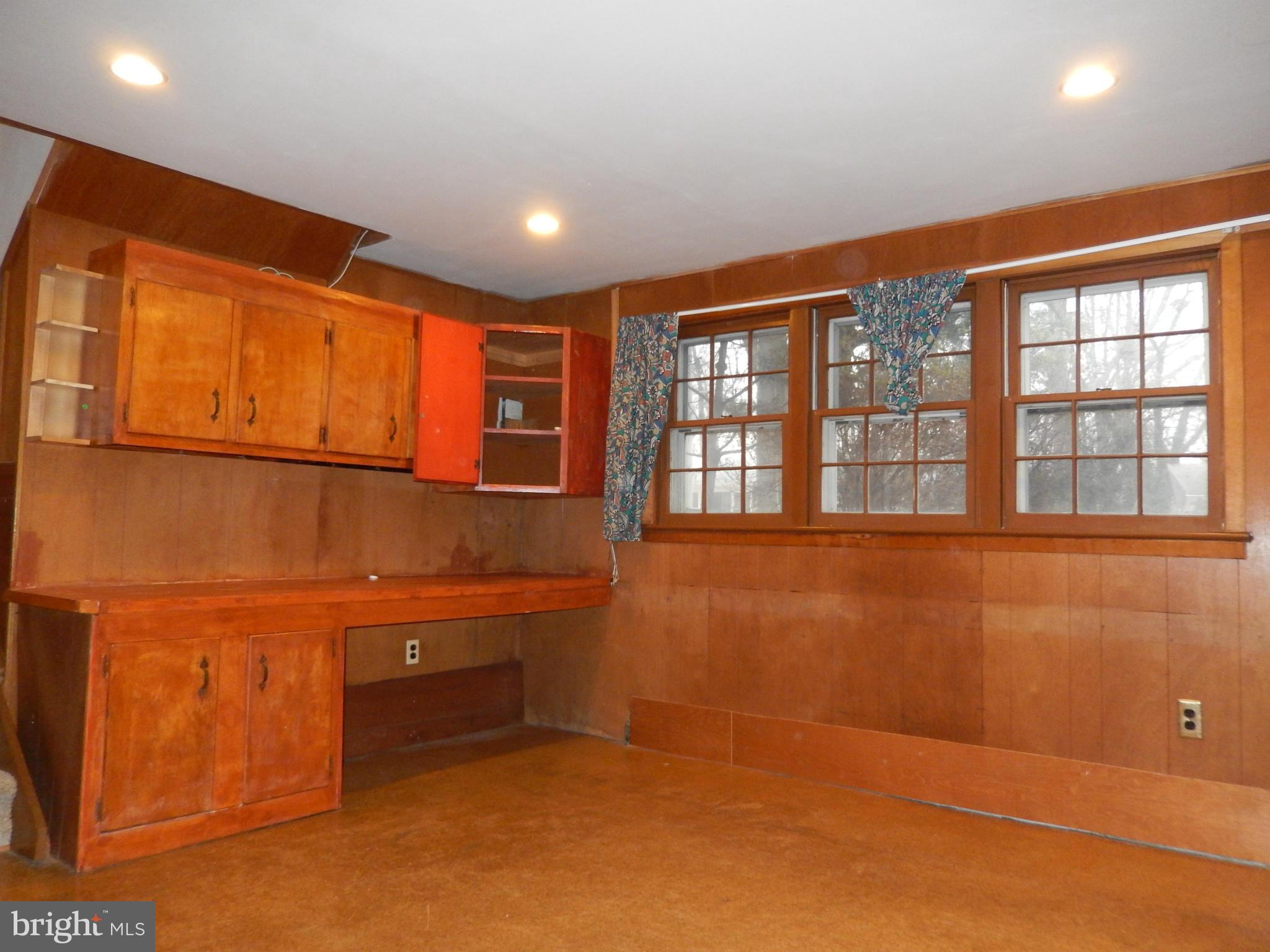 6325 Rockhurst Road Bethesda, MD 20817 - Photo 8 of 30 Extra Room / Workshop at Basement