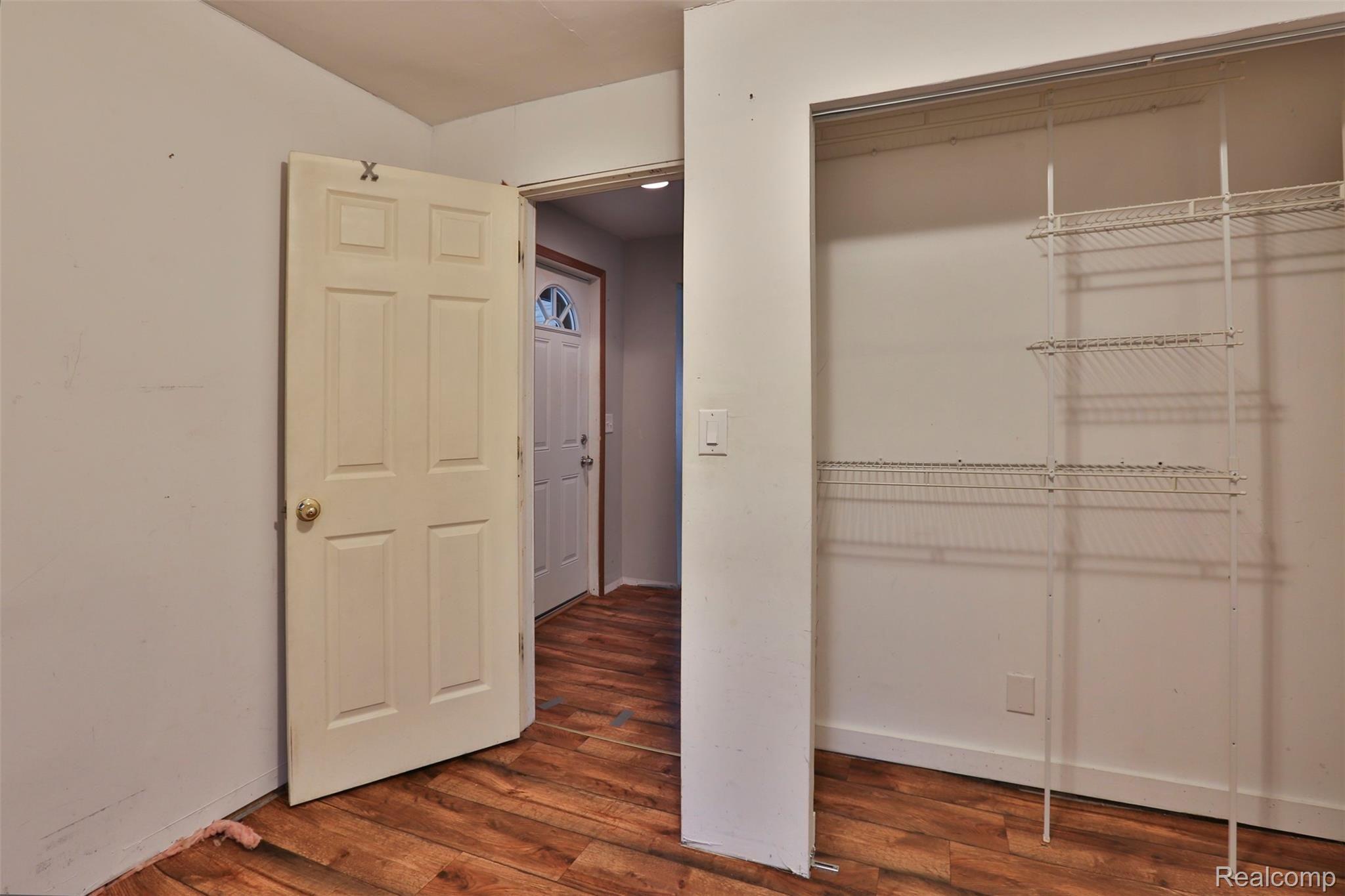 43621 Burtrig Road Belleville, MI 48111 - Photo 7 of 13 2B8A7162.jpg