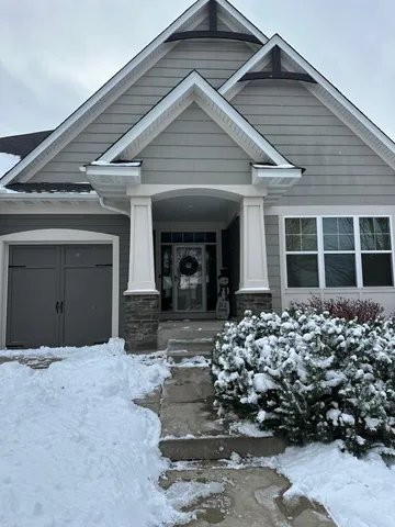 $875,000 | 16899 East Lake Drive, Lakeville, MN 55044