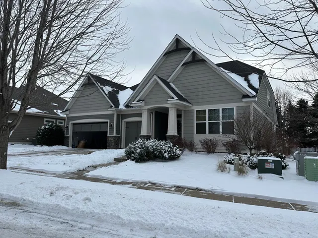 $875,000 | 16899 East Lake Drive, Lakeville, MN 55044