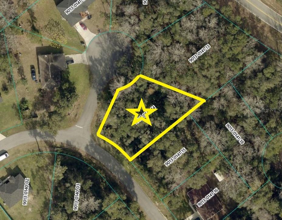 an aerial view of a tennis court