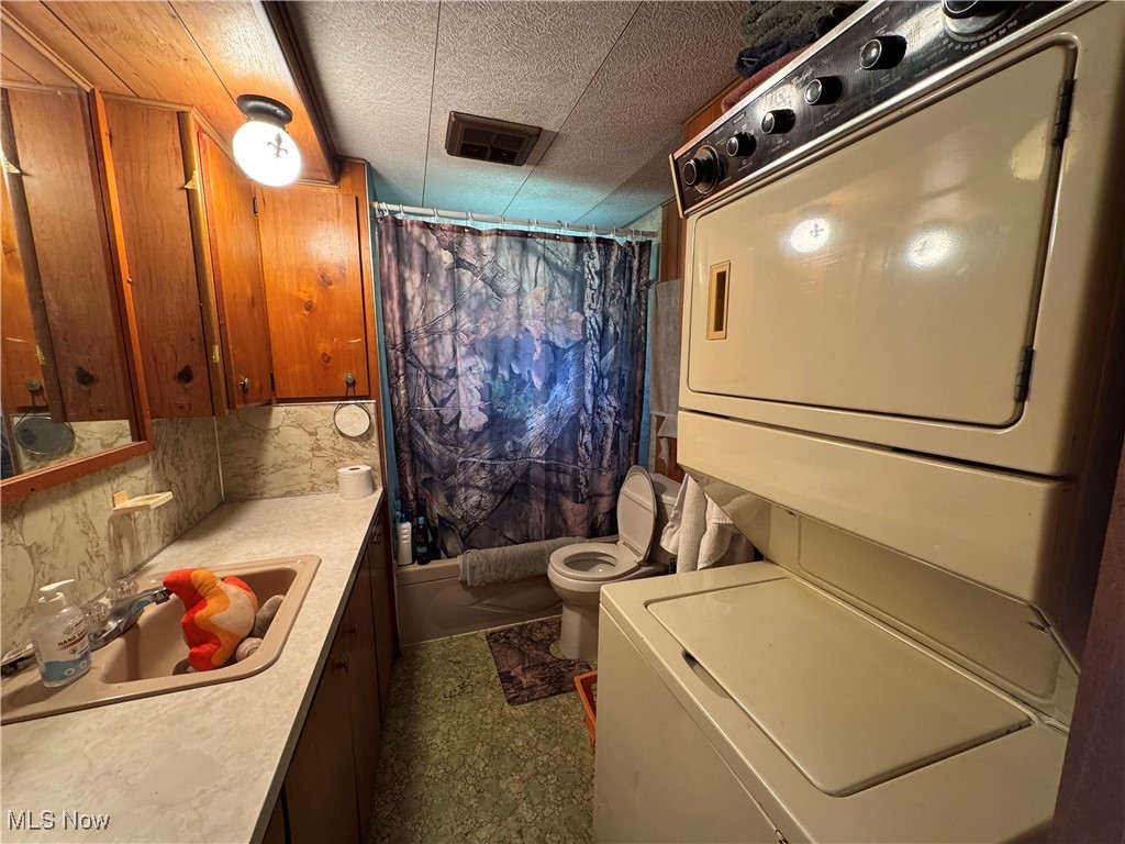 37891 Little Forest Run Road Reedsville, OH 45772 - Photo 5 of 19 trailer full bathroom with included washer and dryer
