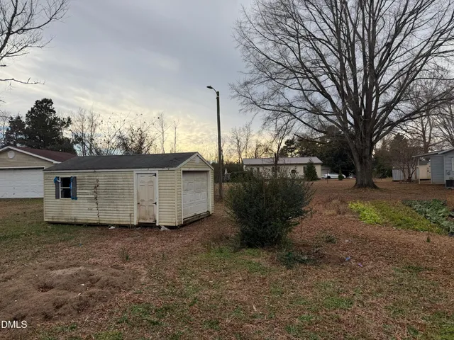 a view of a outdoor space