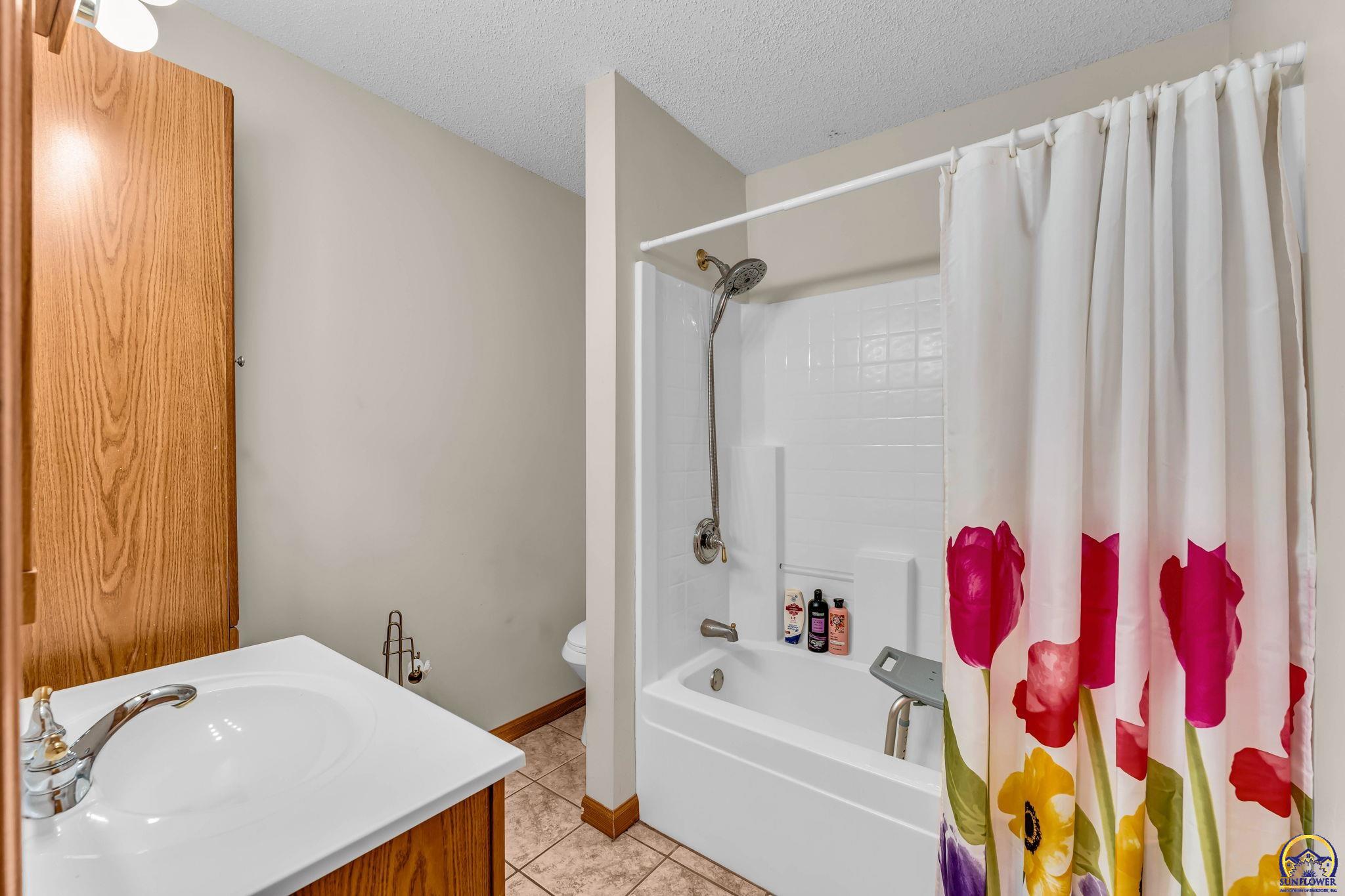 4101 Northwest Pocahontas Drive Topeka, KS 66618 - Photo 13 of 23