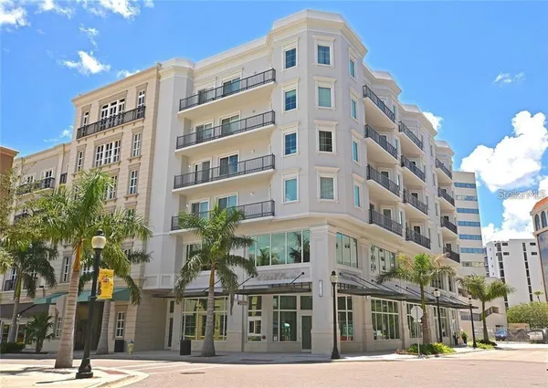 $4,500 | 1500 State Street, Unit 401, Sarasota, FL 34236