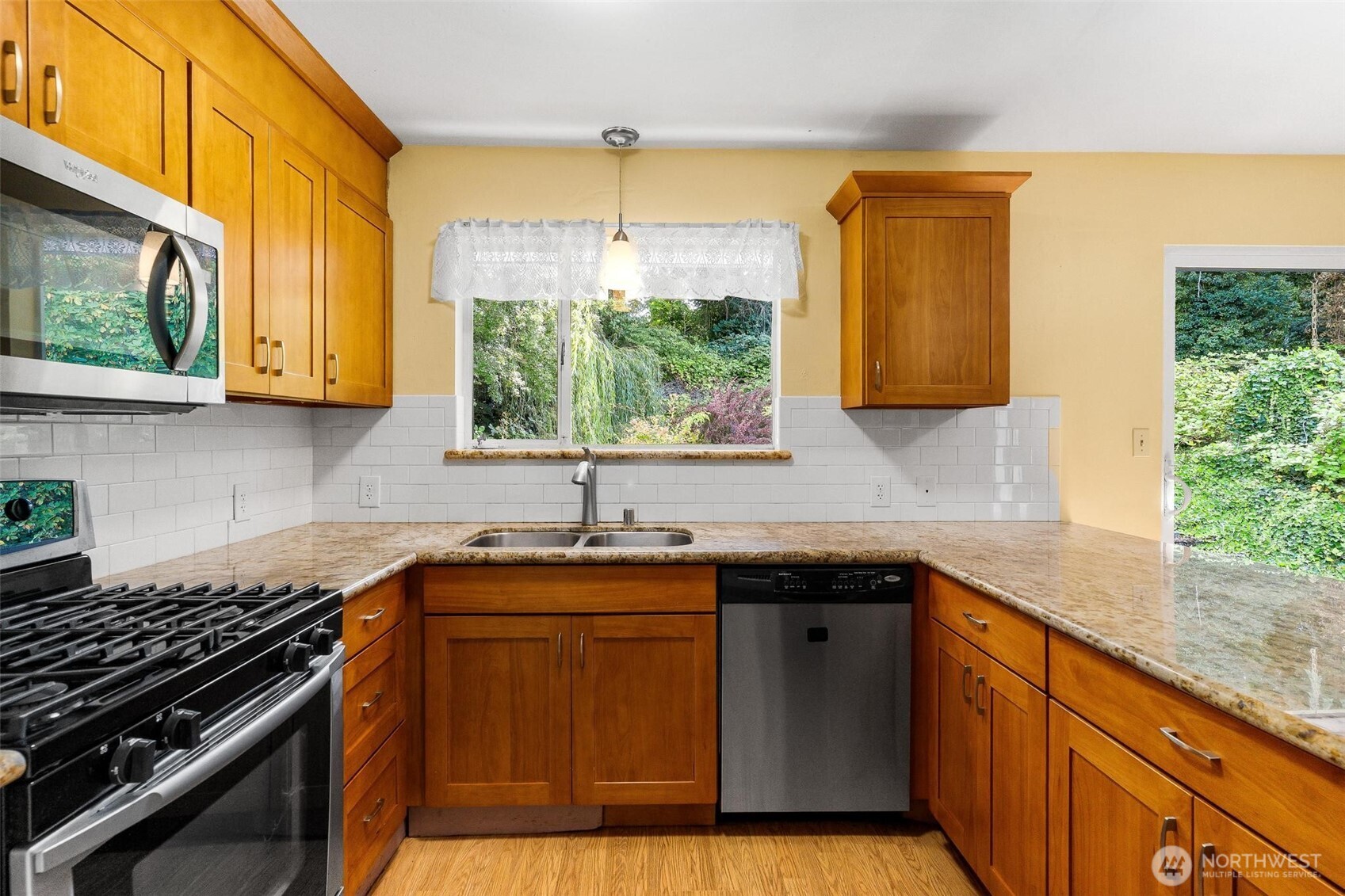 19040 103rd Avenue Northeast Bothell, WA 98011 - Photo 14 of 29 Gallery Image 14