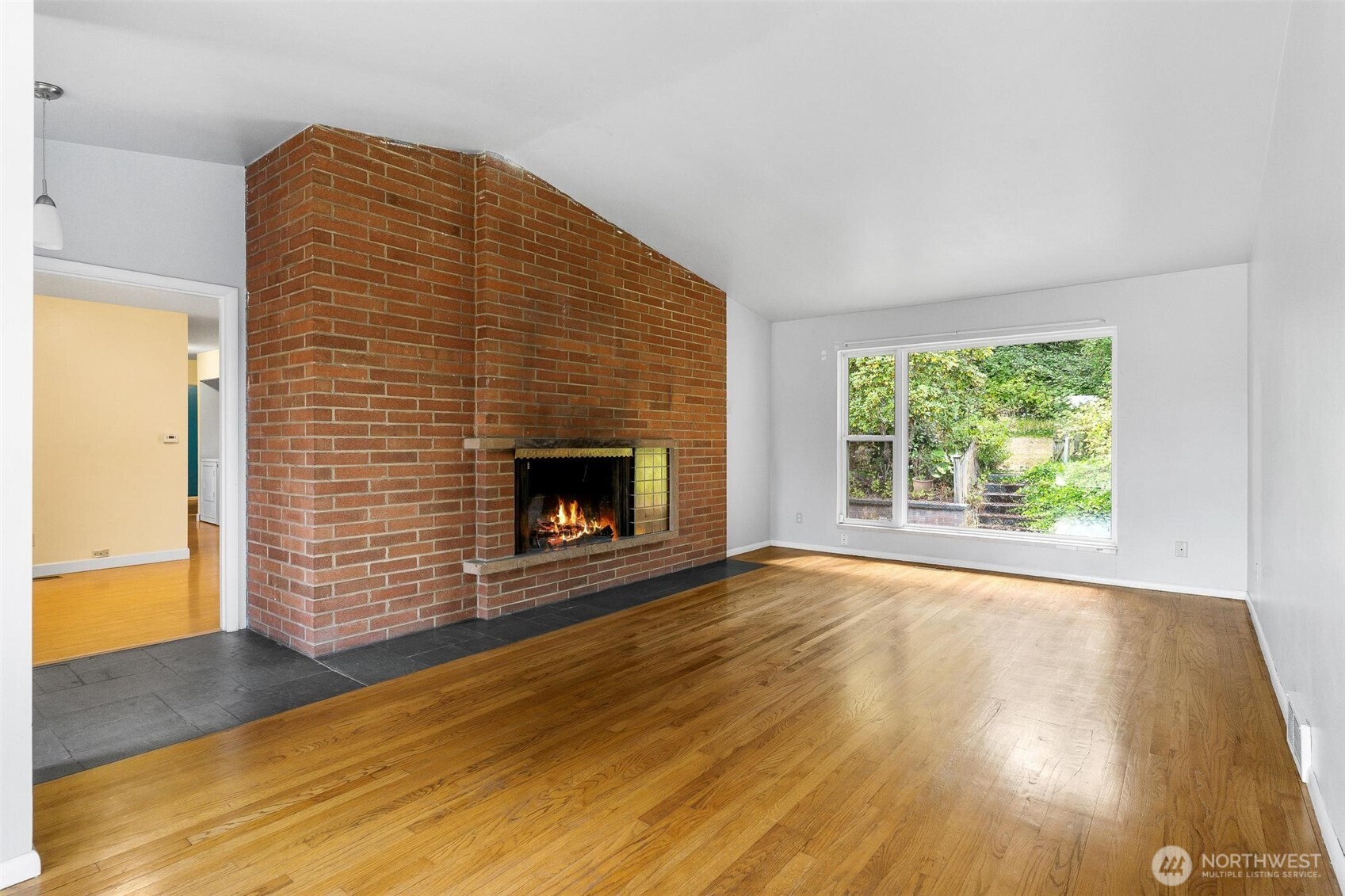 19040 103rd Avenue Northeast Bothell, WA 98011 - Photo 10 of 29 Gallery Image 10